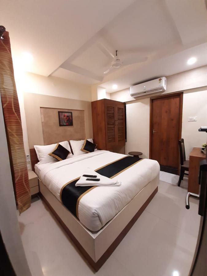 Liza Regency Hotel Chennai Exterior photo