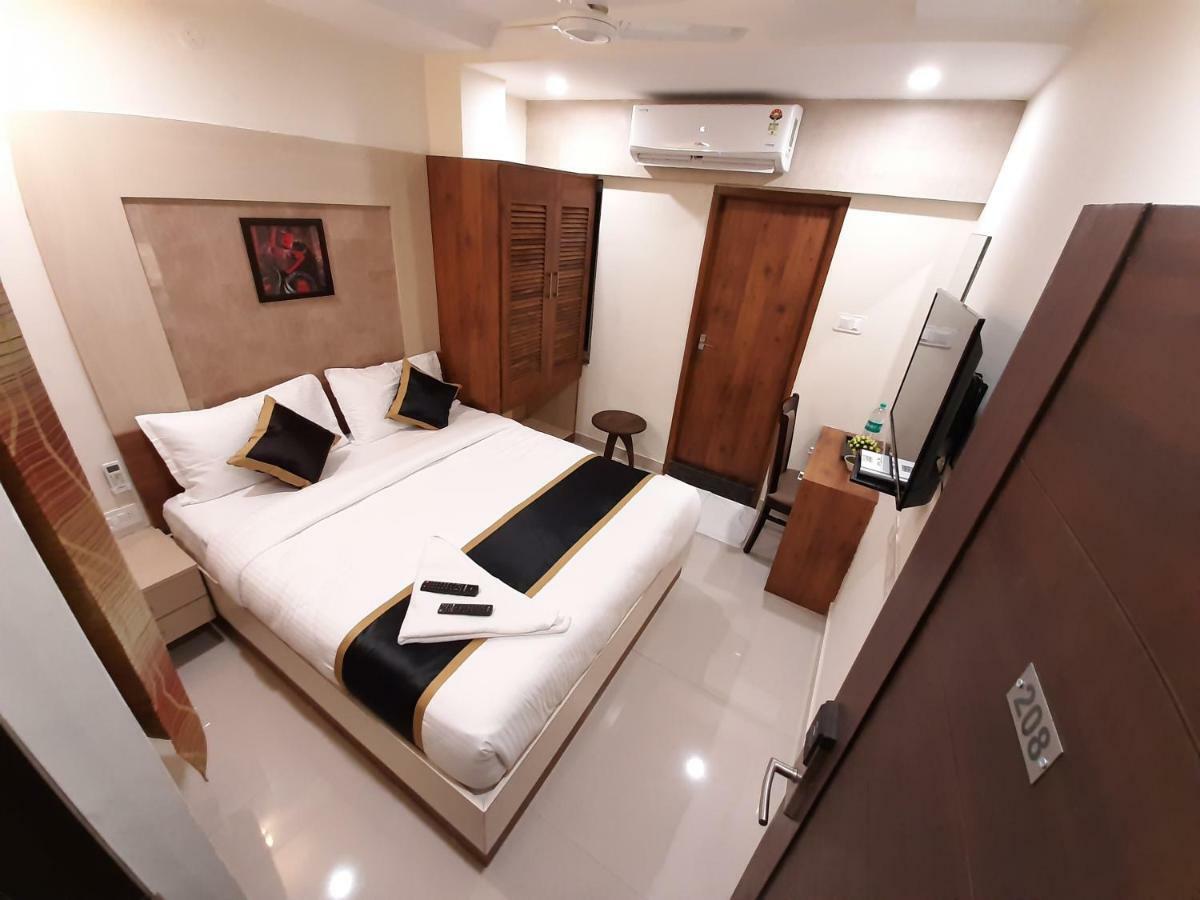 Liza Regency Hotel Chennai Exterior photo