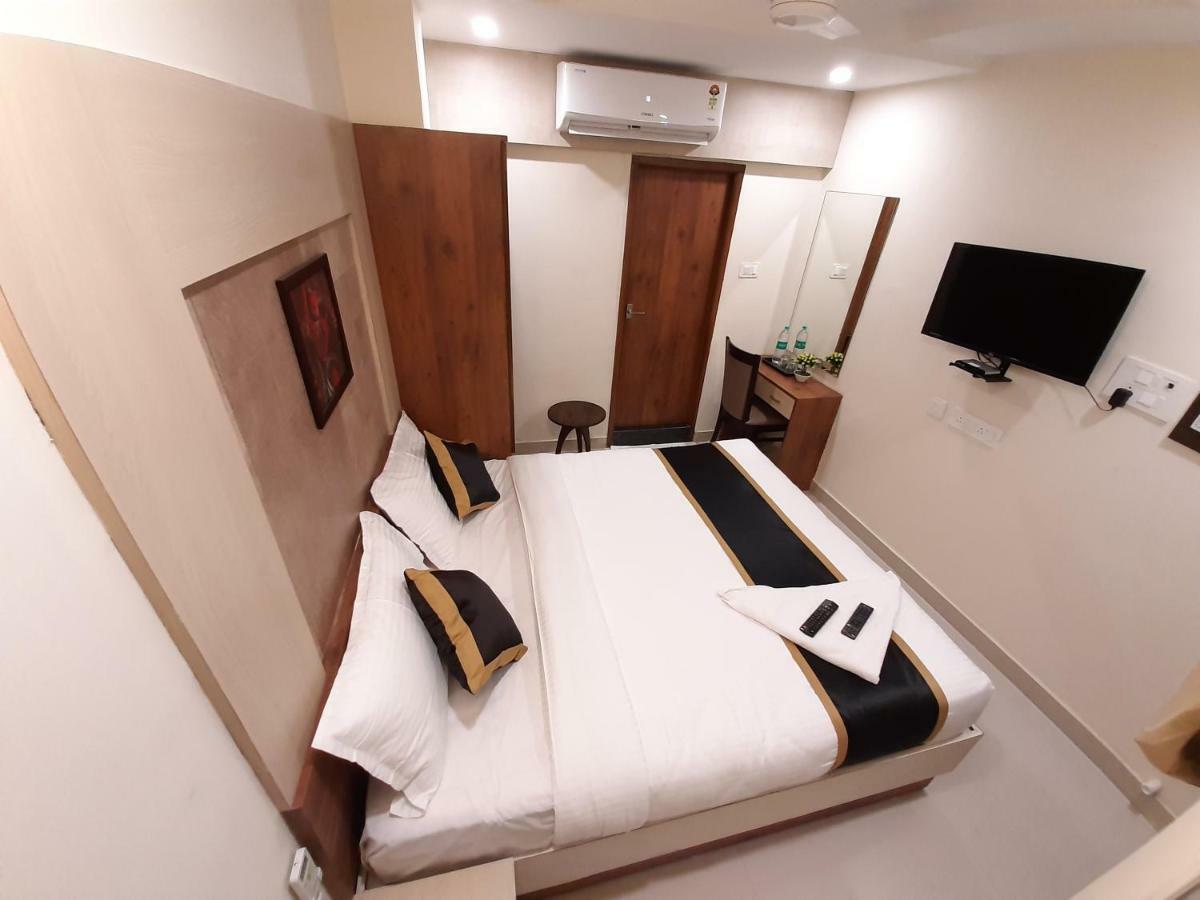 Liza Regency Hotel Chennai Exterior photo