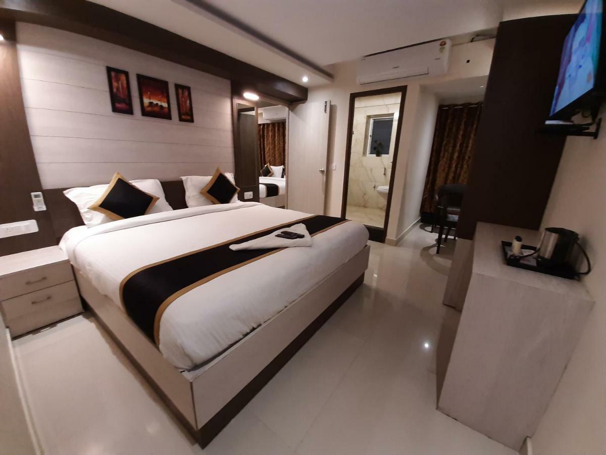 Liza Regency Hotel Chennai Exterior photo