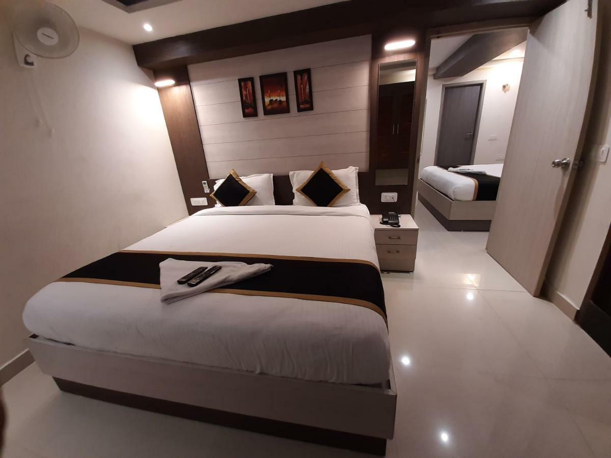 Liza Regency Hotel Chennai Exterior photo